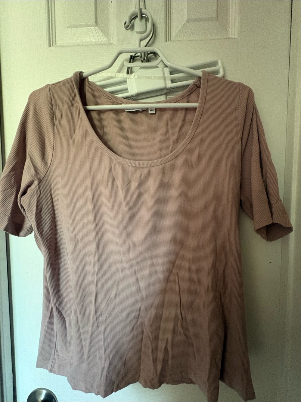 Reitmans Ribbed Scoop Neck Tee in Dusty Mauve